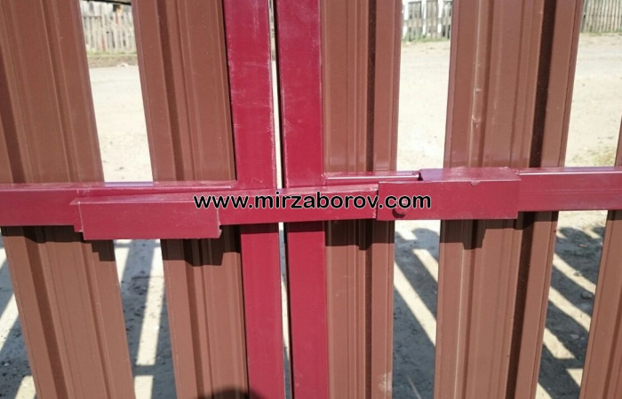 № 9009 Ворота из мет штакетника Семилужки