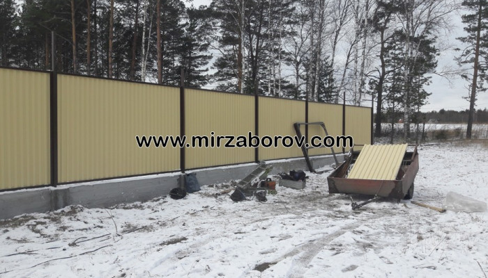 № 10016 Из профнастила в рамке на ленточном фундаменте