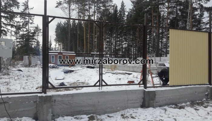№ 10016 Из профнастила в рамке на ленточном фундаменте