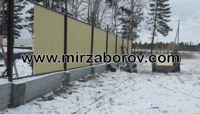 № 10016 Из профнастила в рамке на ленточном фундаменте
